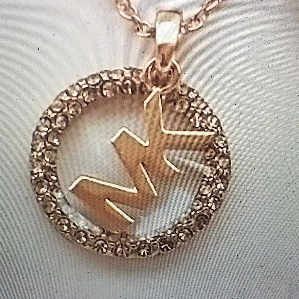 MICHAEL KORS - ROSE GOLD MK LOGO PENDANT NECKLACE - Picture 3 of 12